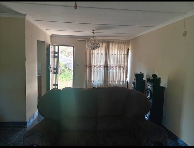 3 BEDROOM HOUSE FOR SALE IN UMLAZI BB